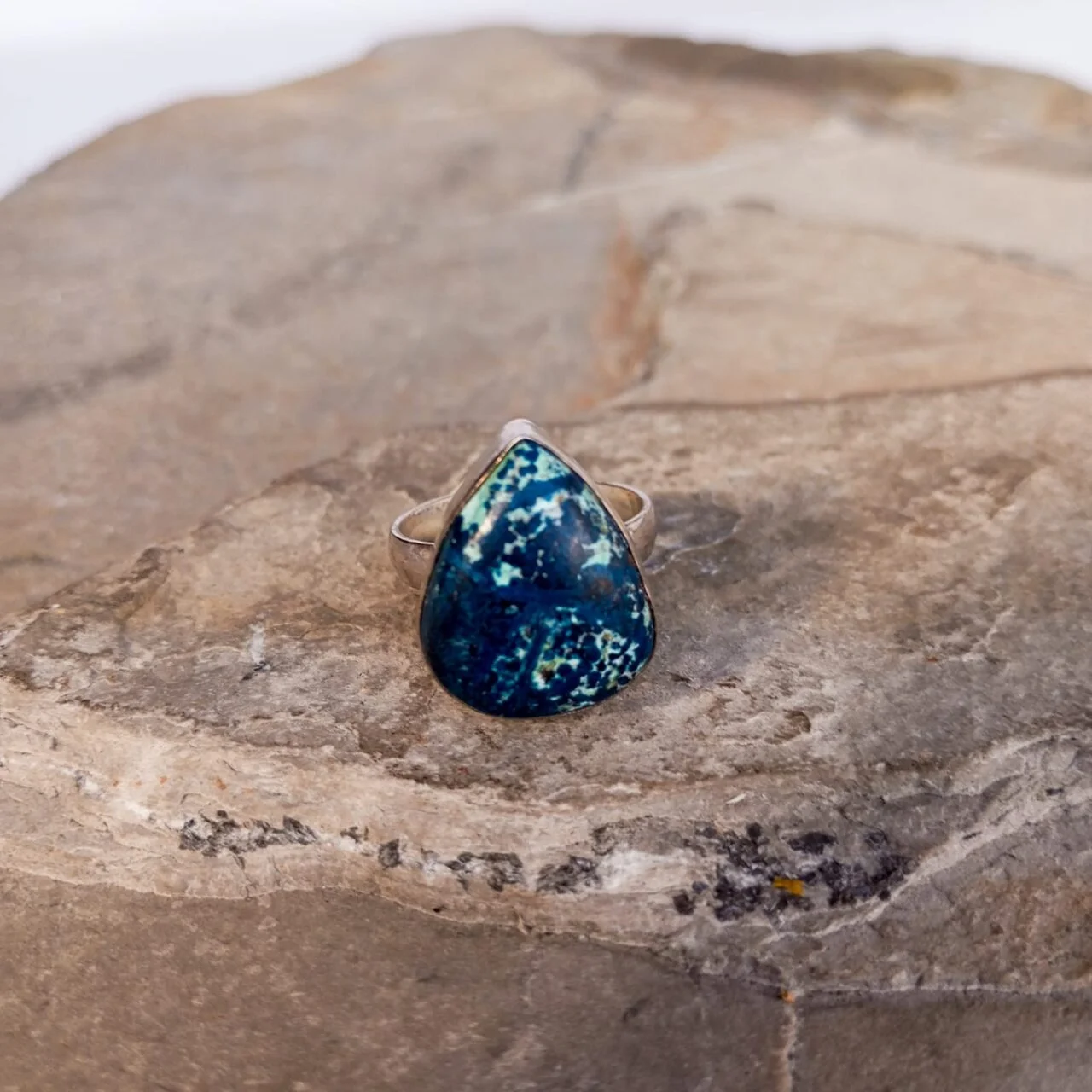 anillo con piedra azurita 560