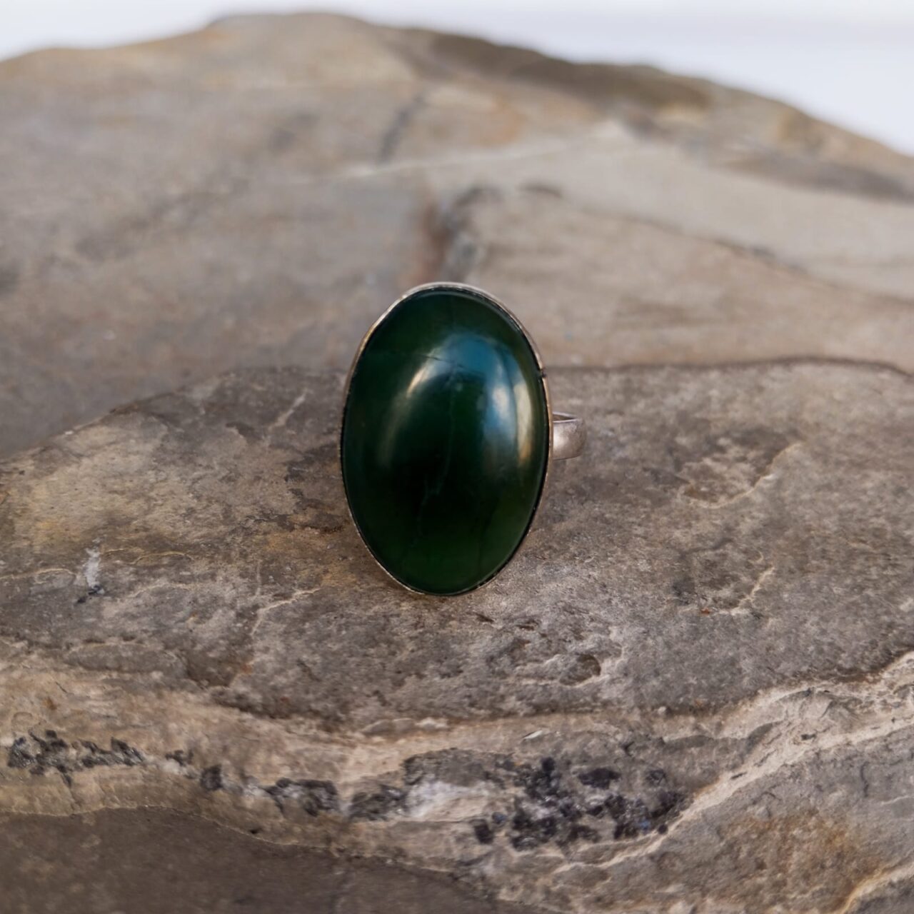 anillo con piedra jade 568