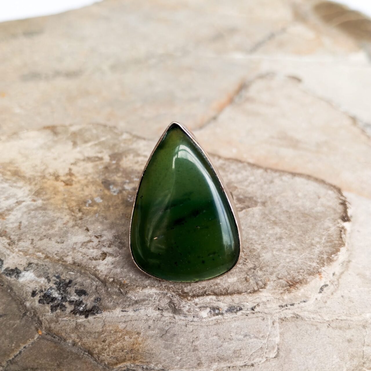 anillo con piedra jade africano 512