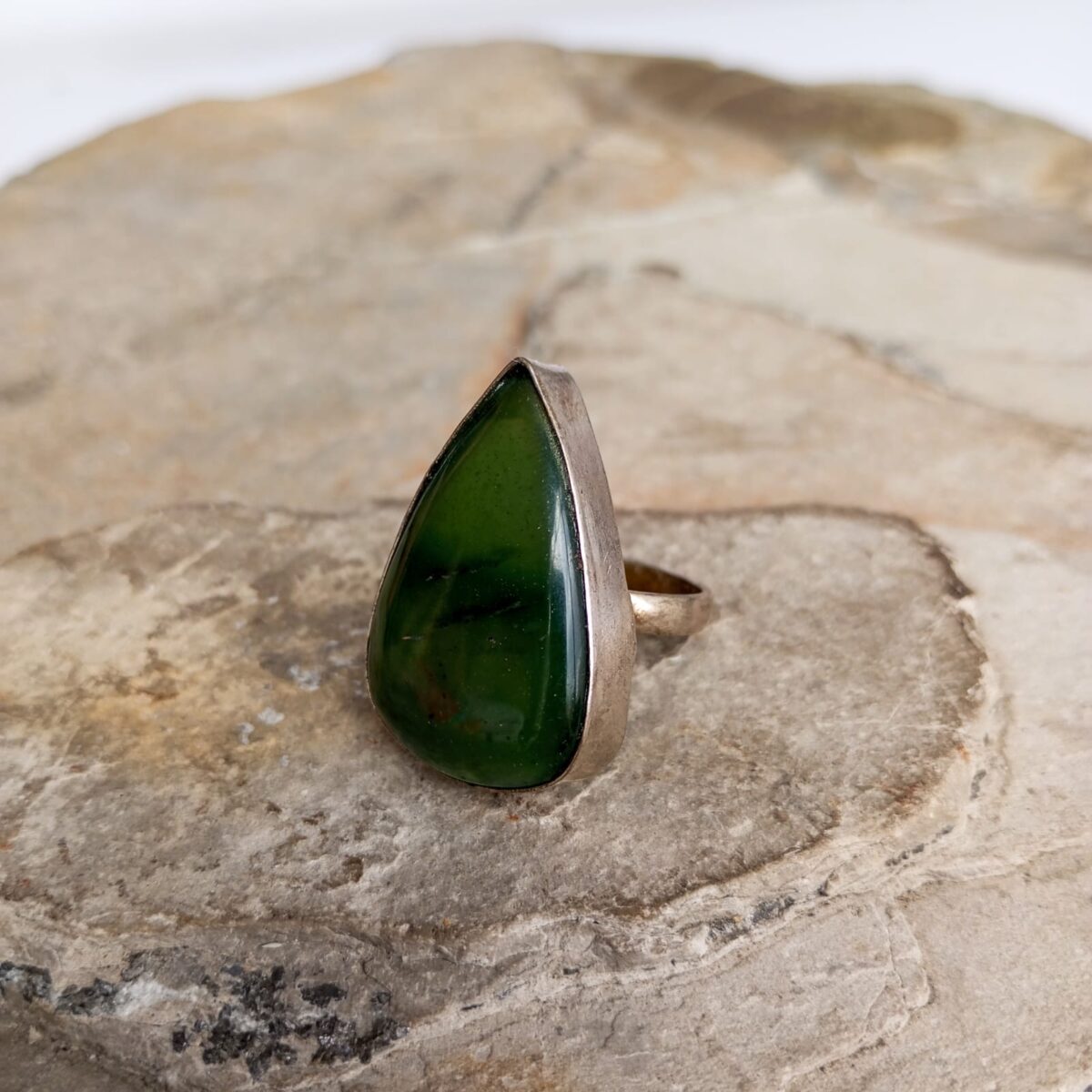 anillo con piedra jade africano 513