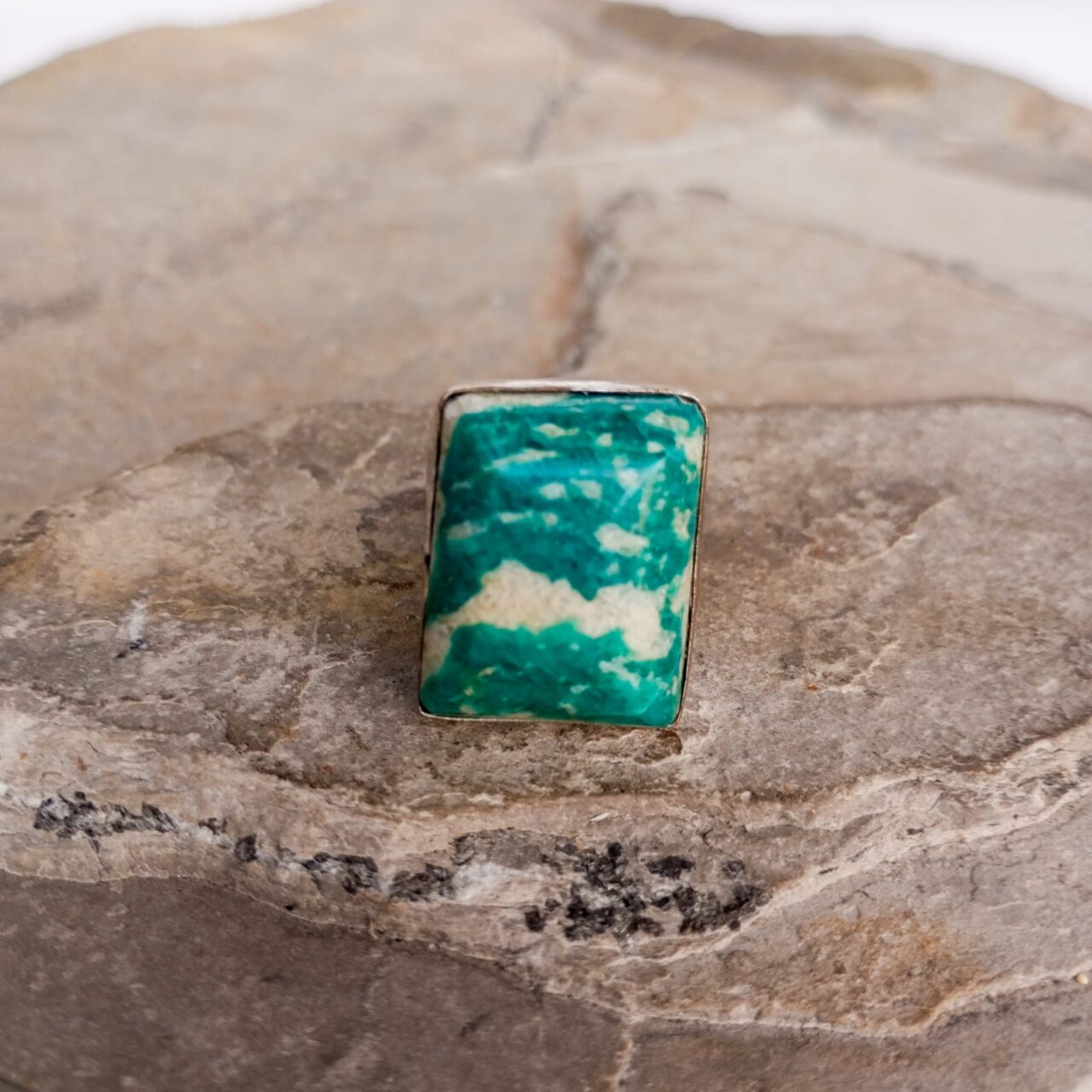 anillo con piedra jaspe oceanico 576