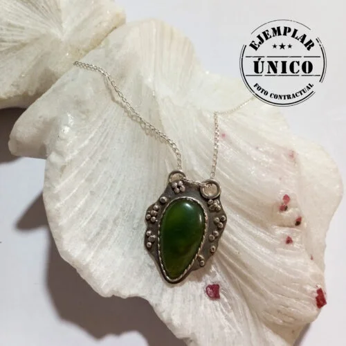 Dije En Plata Con Piedra Jade Africano