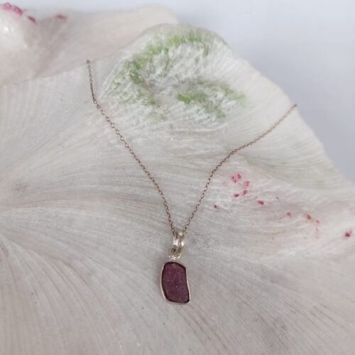 Dije en Plata con Piedra Rubí