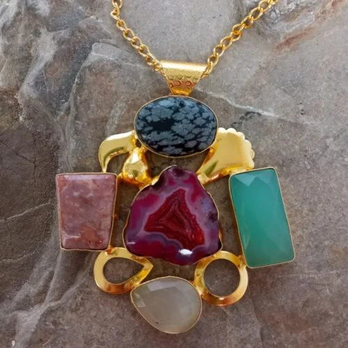 Dije con Piedras Naturales