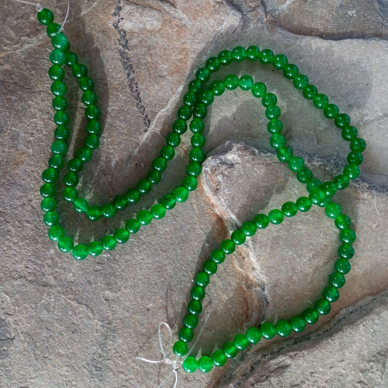 sarta en piedra jade 4 9922