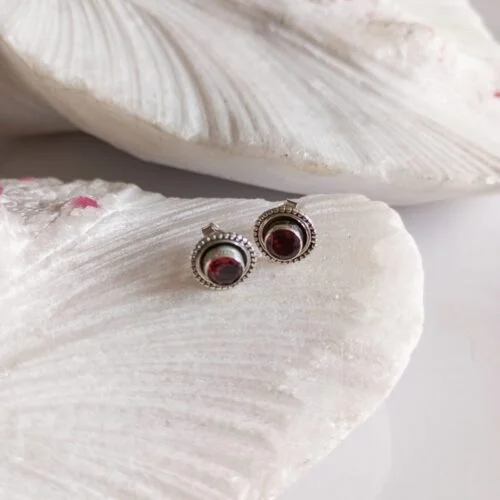 Aretes en Plata con Piedra Granate