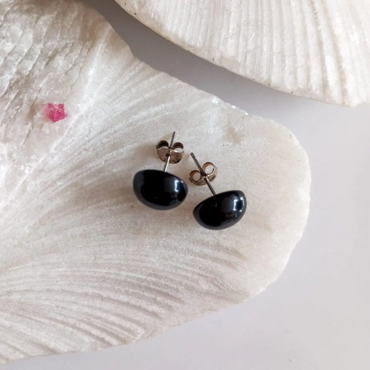 Aretes en Plata con Piedra Ónix Redondos Medianos