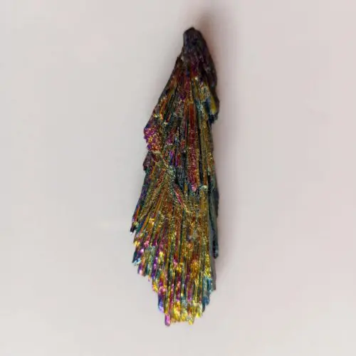 Cianita Negra en Bruto con Baño en Titanium