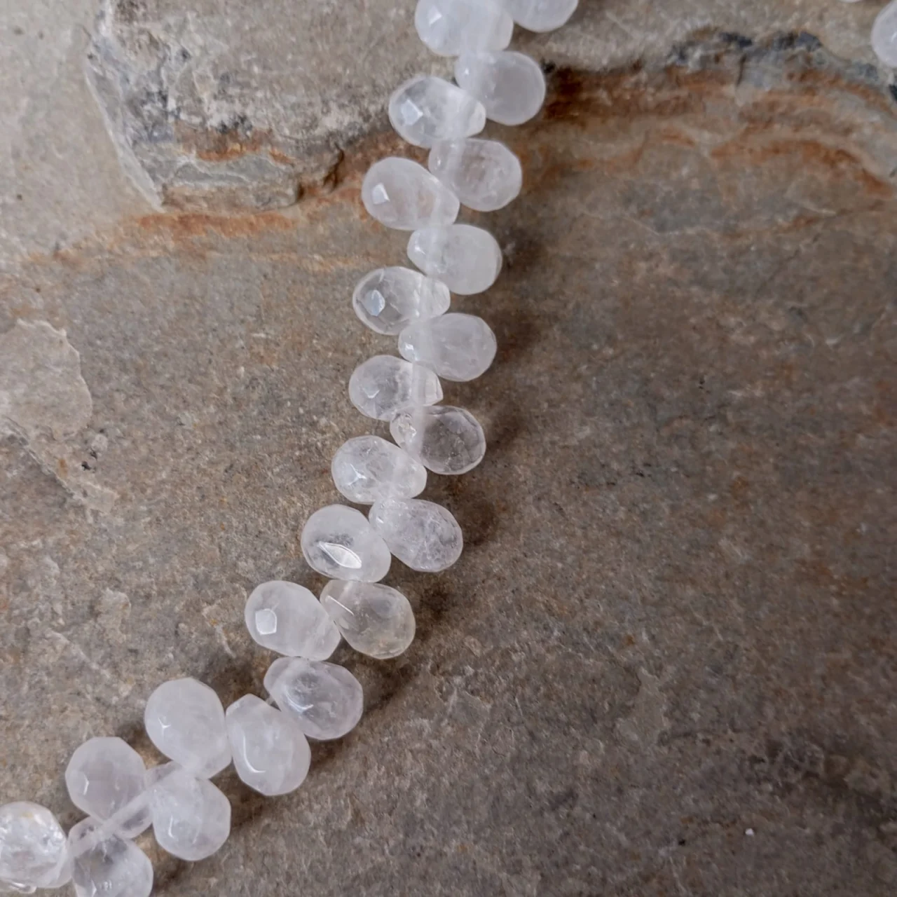 Sarta Forma Gota Facetada 9mm Cuarzo Blanco