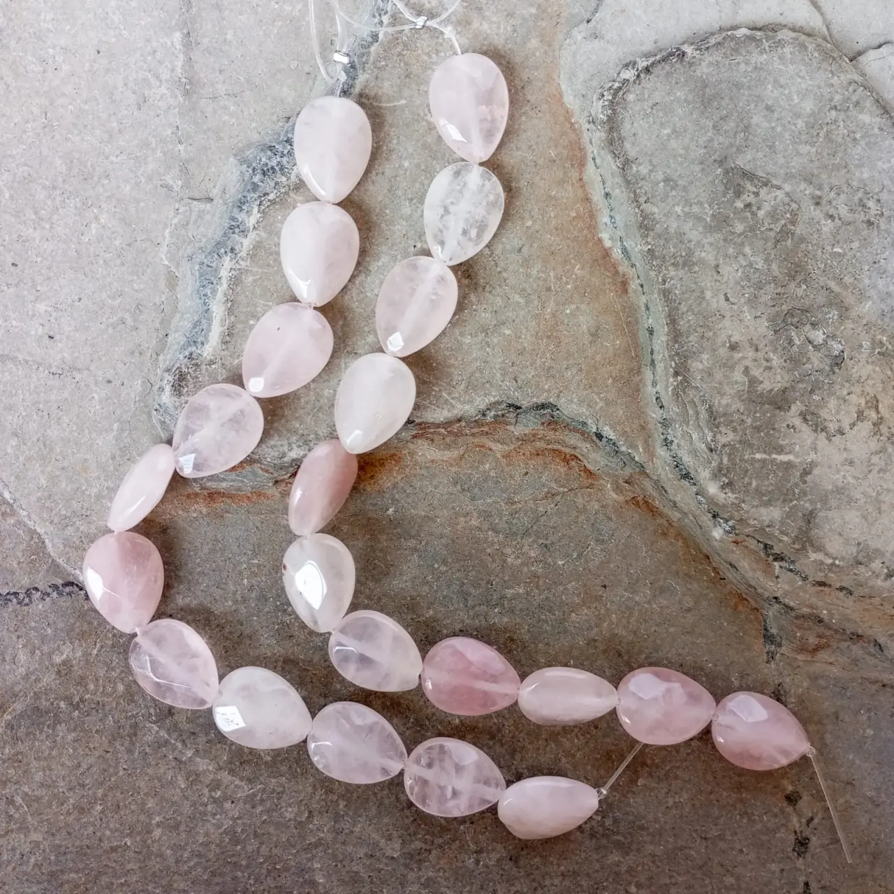 Sarta Forma Gota Facetada Grande Plana Cuarzo Rosa sarta forma gota facetada grande plana cuarzo rosa 12085