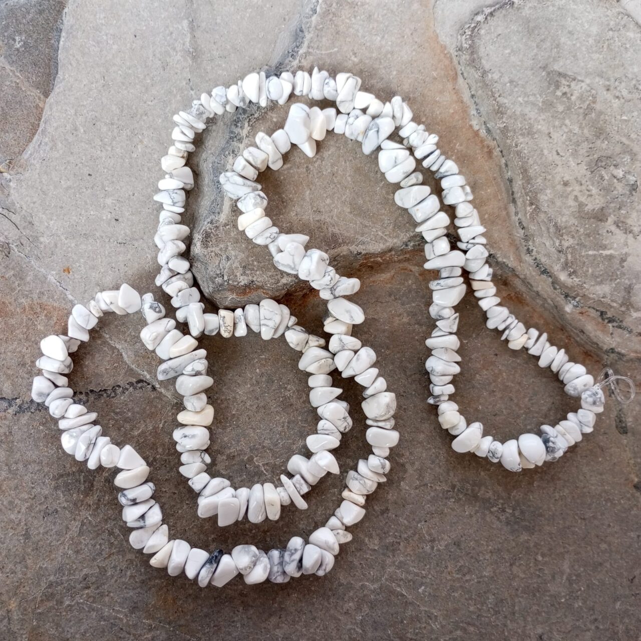 sarta piedra picada howlite 12327