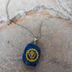 Dije Chakra Vishudda en Piedra Lapislázuli