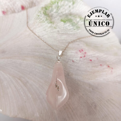 Dije en Plata con Cuarzo Rosa Forma Cartucho