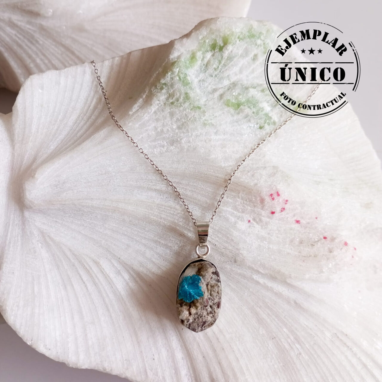 dije en plata con piedra cavanzita Productos con sello 2025 37