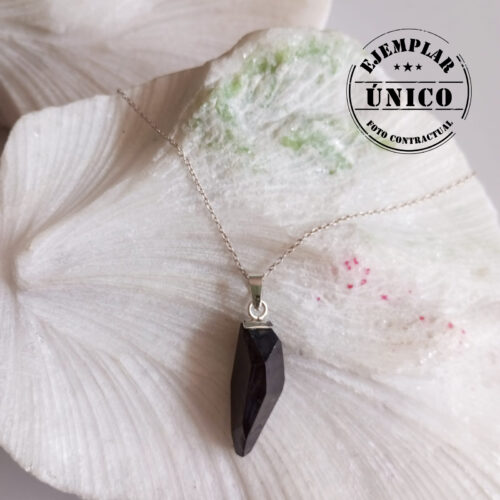 Dije en Plata con Piedra Shungita