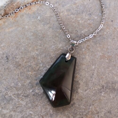 Dije en Piedra Obsidiana Manto Huichol Forma Geométrica
