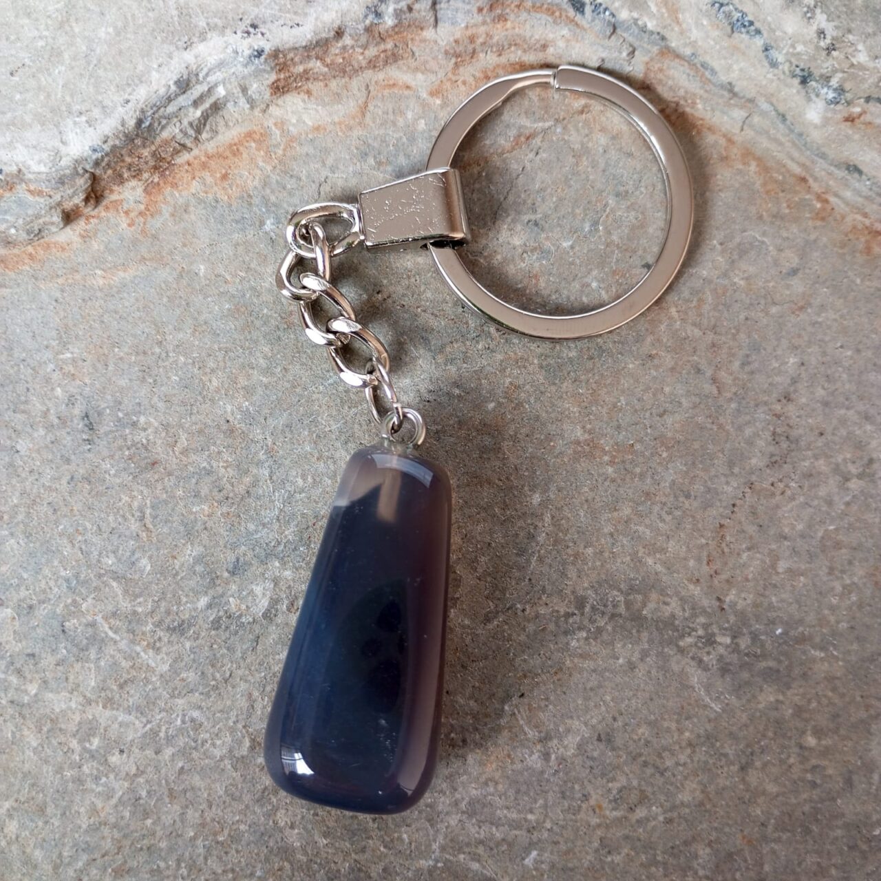 llavero en piedra natural agata gris 12621