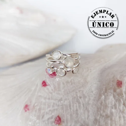 Anillo en Plata con Piedra Luna