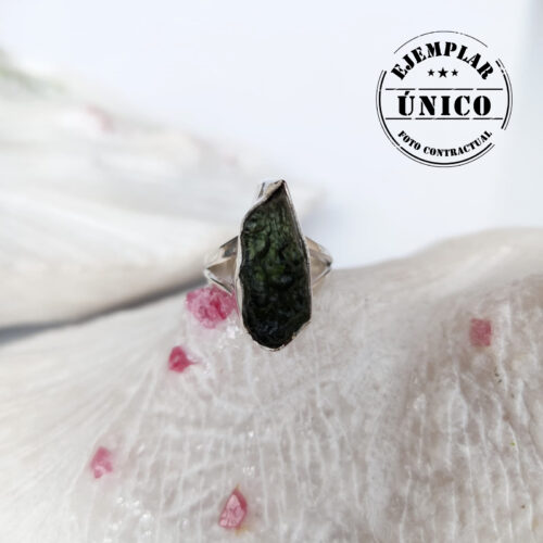 Anillo en Plata con Piedra Moldavita