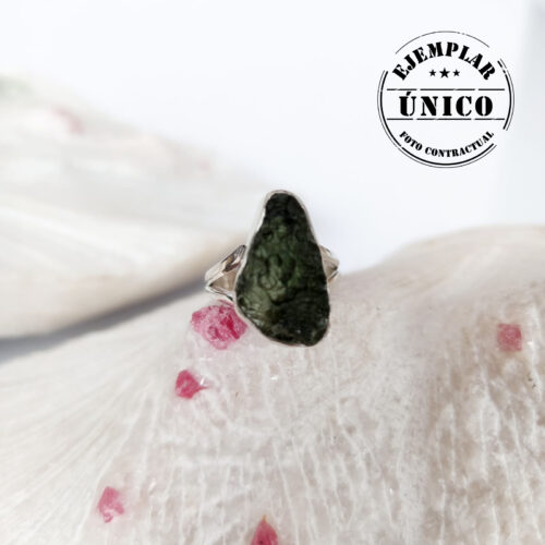 Anillo en Plata con Piedra Moldavita