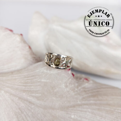 Anillo en Plata con Piedra Turmalina Verde