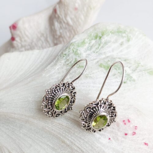 Aretes en Plata con Piedra Peridoto