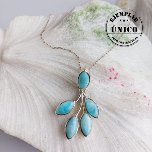 Dije en Plata con Piedra Larimar