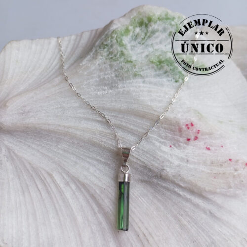Dije en Plata con Piedra Turmalina Verde