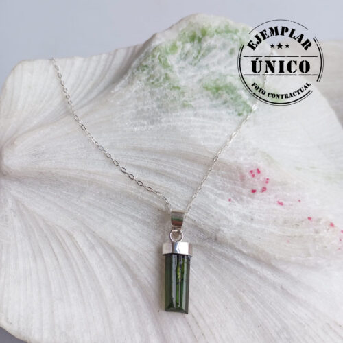 Dije en Plata con Piedra Turmalina Verde