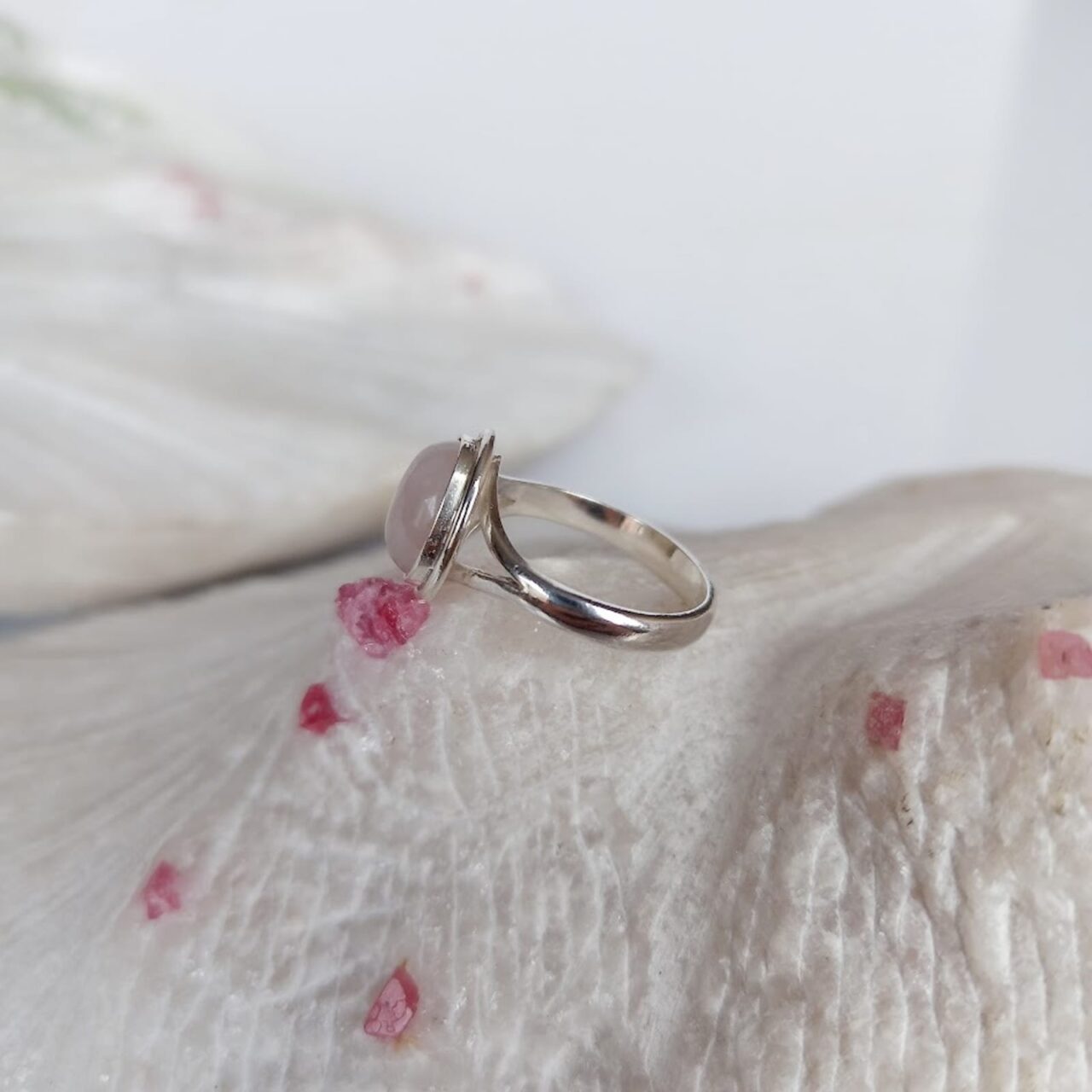 Anillo en Plata con Cuarzo Rosa