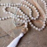 Japa Mala con Cuarzo Blanco