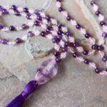 Japa Mala con Piedra Amatista y Cuarzo Rosa