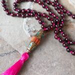 Japa Mala con Piedra Granate