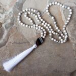 Japa Mala con Piedra Howlite