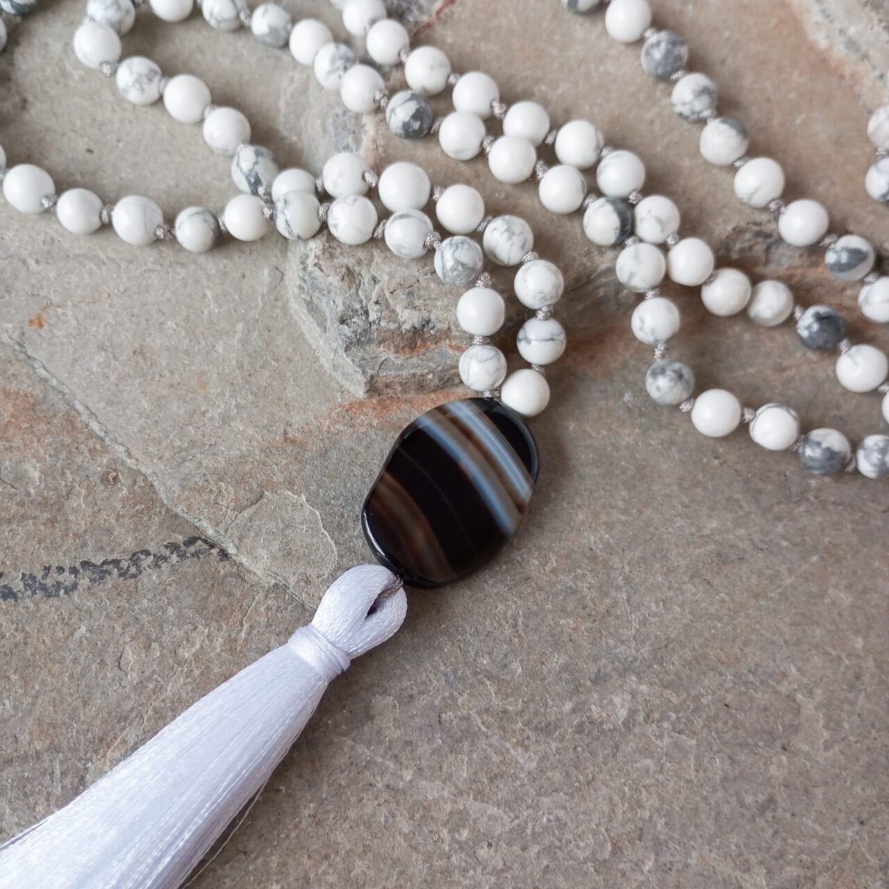 Japa Mala con Piedra Howlite