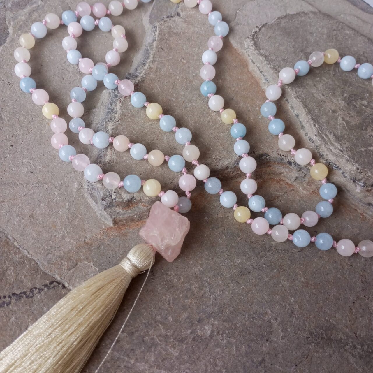 Japa Mala con Piedra Morganita y Cuarzo Rosa