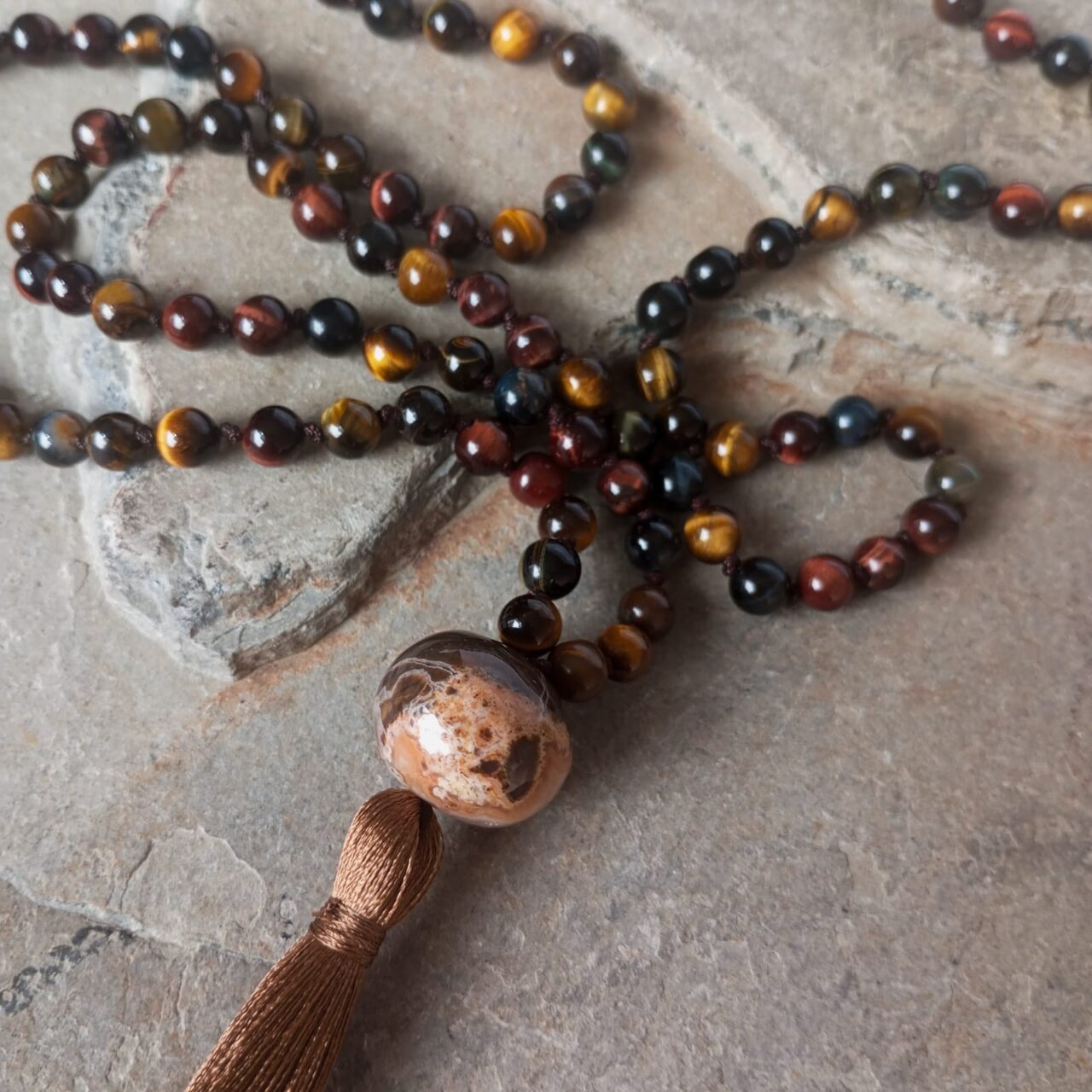 Japa Mala con Piedra Ojo de Tigre