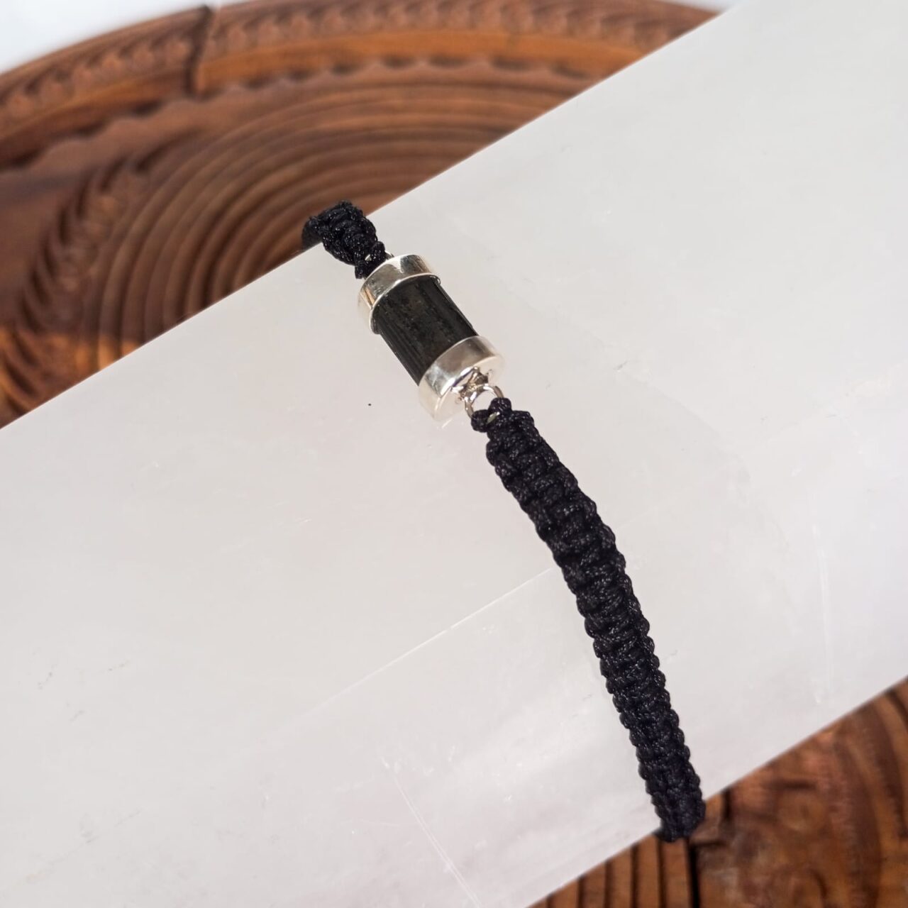 Pulsera Tejida con Piedra Turmalina