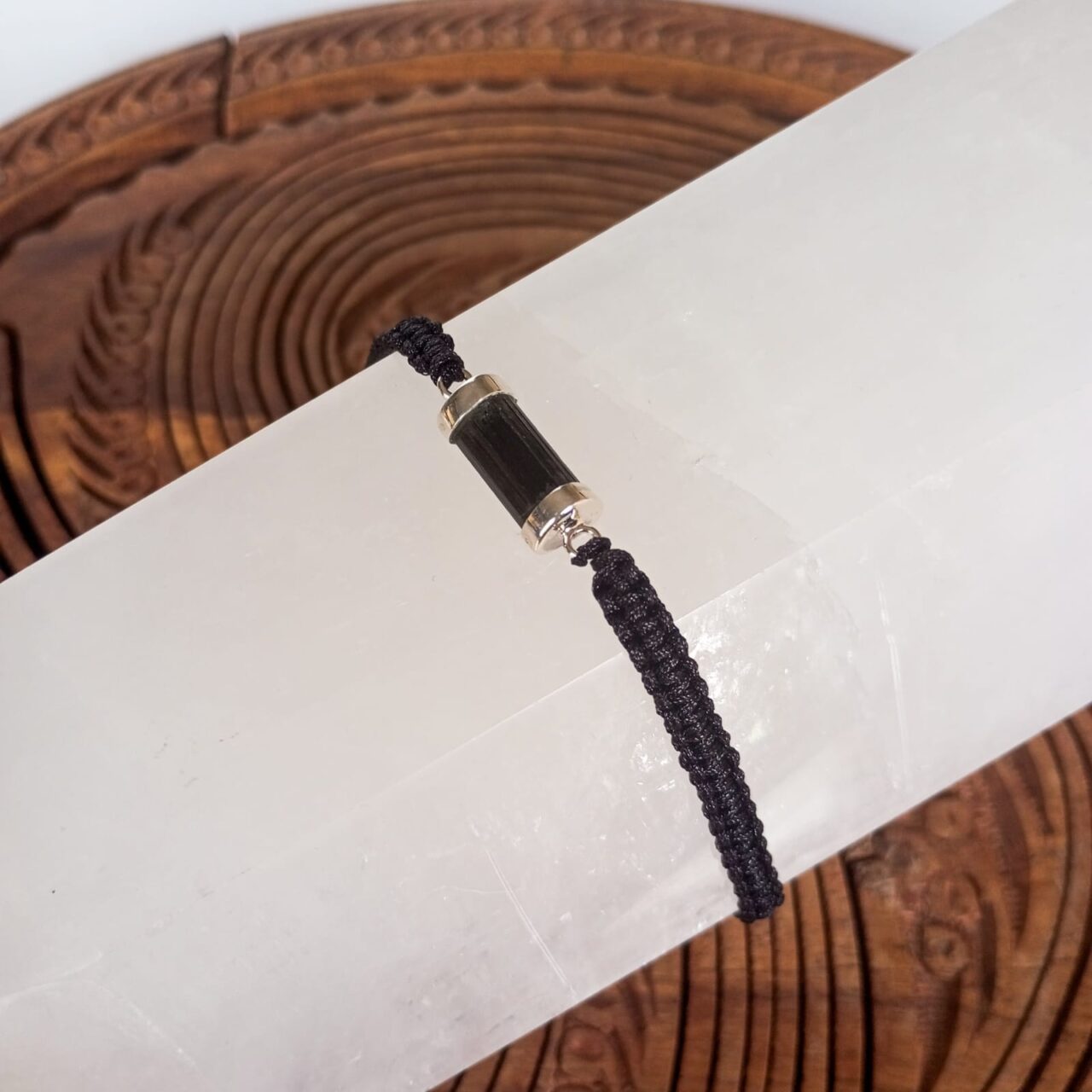 Pulsera Tejida con Piedra Turmalina