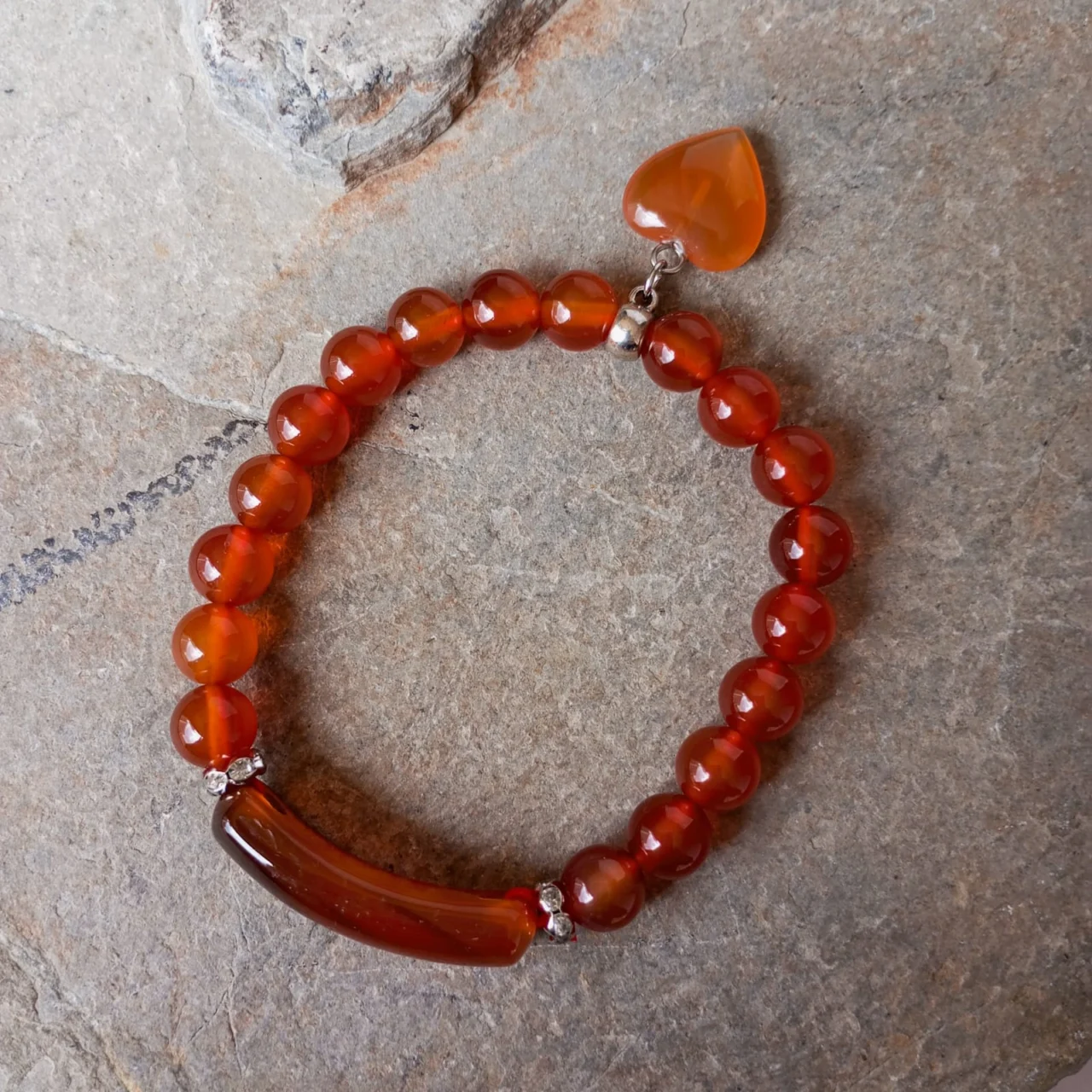 Pulsera en Piedra Ágata Cornalina con Placa