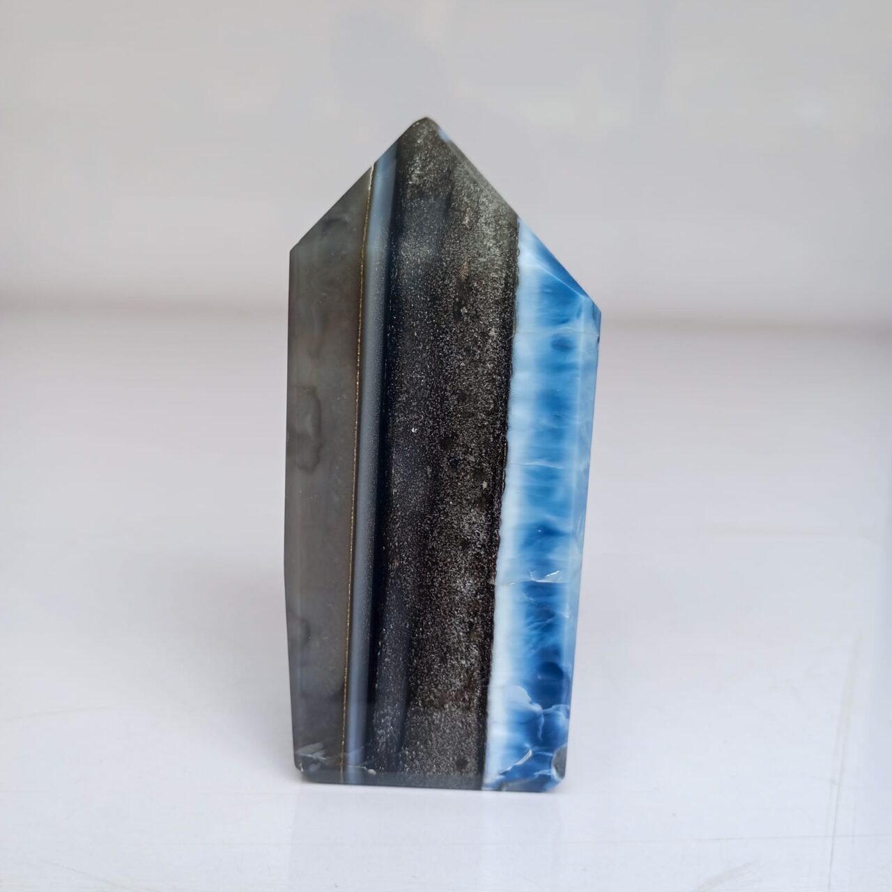 Obelisco en Piedra Ópalo Azul