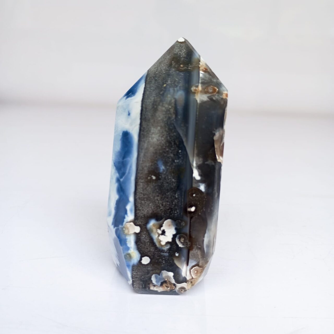 Obelisco en Piedra Ópalo Azul