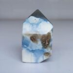 Obelisco en Piedra Ópalo Azul