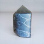 Obelisco en Piedra Ópalo Azul