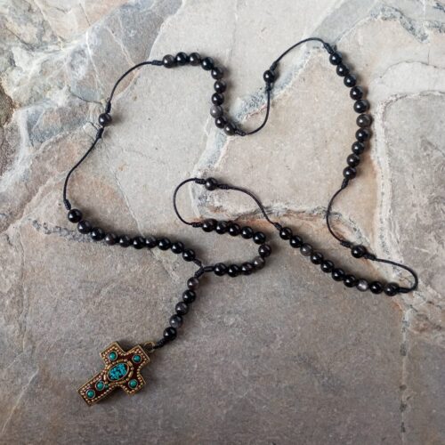 Camándula en Piedra Obsidiana con Cruz Nepali