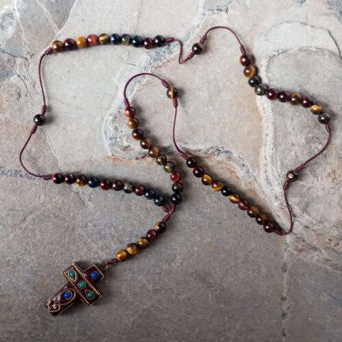 Camándula en Piedra Ojo de Tigre con Cruz Nepali