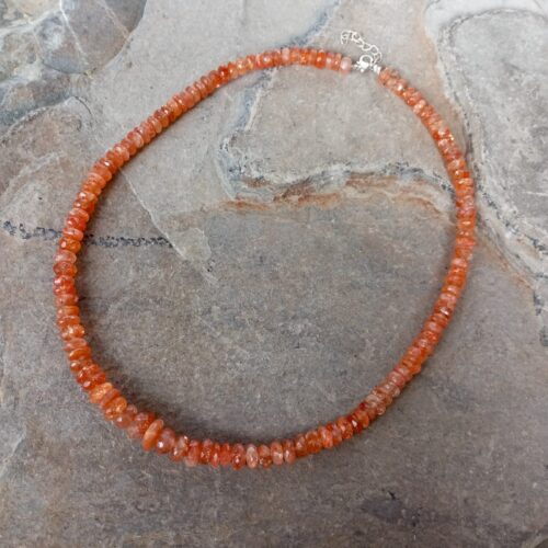 Collar en Piedra del Sol Facetada
