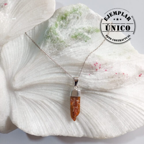 Dije en Plata con Piedra Cianita Naranja
