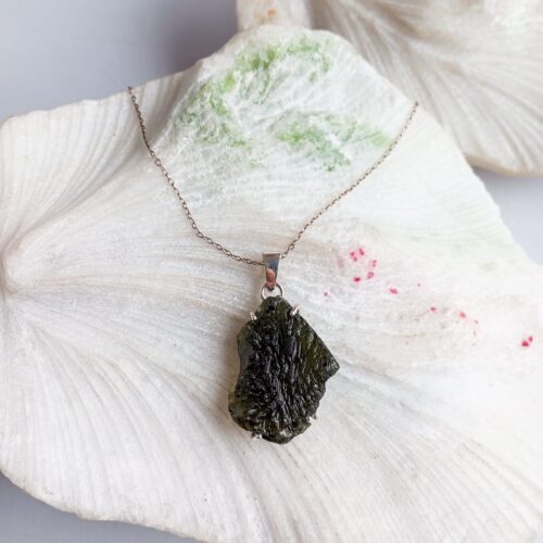 Dije en Plata con Piedra Moldavita