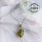 Dije en Plata con Piedra Peridoto